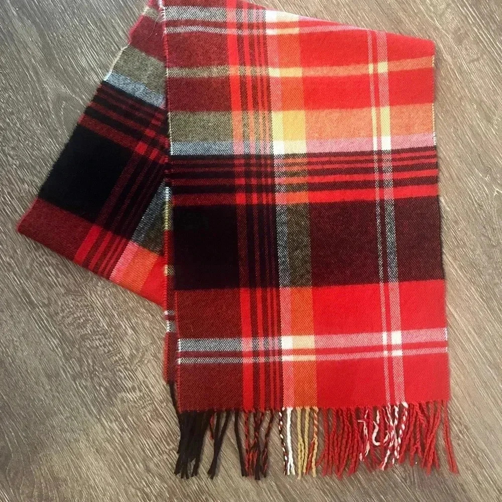 Croft andโ Barrow Plaid Tartan Soft Acrylic Red Black Winter Scarf